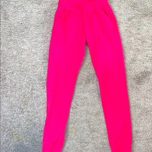 Buffbunny Hot pink joggers!